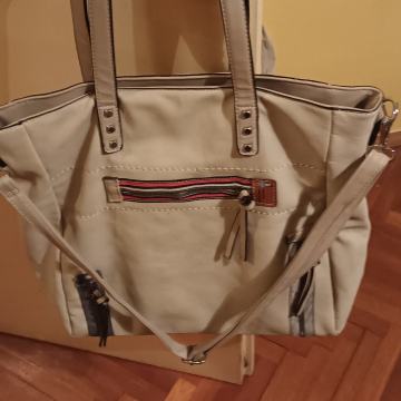 Ženska torbica veca