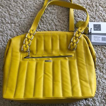 Zenska zuta torbica
