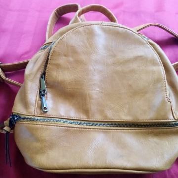 Ženske torbe ,ruksak