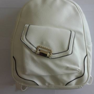 ŽENSKI RUKSAK-umjetna koža-bijeli NOVO! ZAGREB