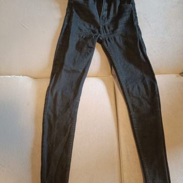 Bershka ženske traperice visoki struk 36