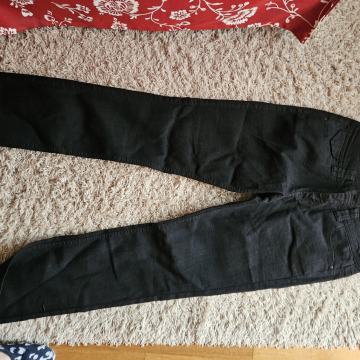 Crne Dorothy Perkins keperice 40