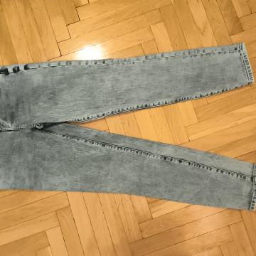 Guess traperice rebatinke mali broj