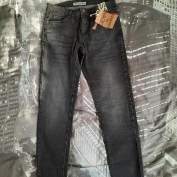 Jans slim hlače NOVO