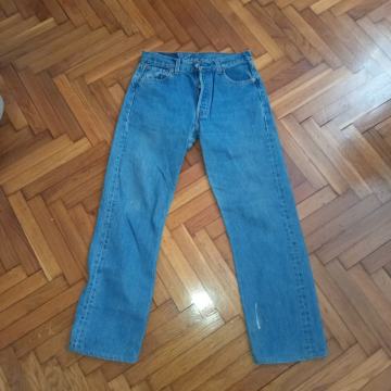 Levis 501 traperice