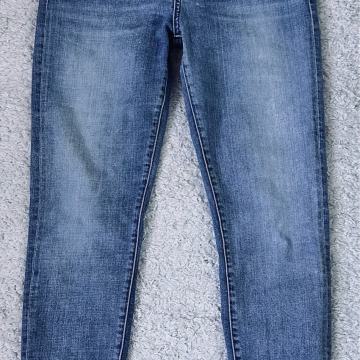 Plave uske traperice