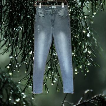 Superdry skinny traperice W30 L30 odgovara za W28