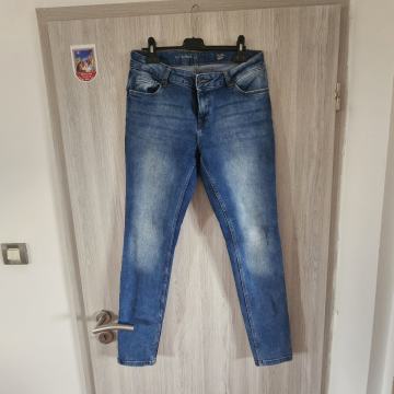 Traperice C&A push up skinny M/L NOVE