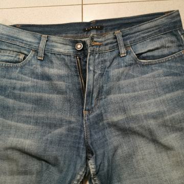 Traperice Sisley, 44