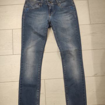 ŽENSKE TRAPERICE 27/31