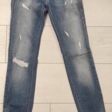 ŽENSKE TRAPERICE BR. 25