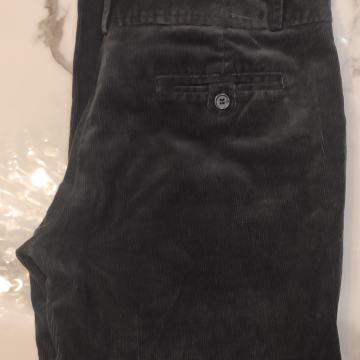 ŽENSKE TRAPERICE BR. 40 ZARA