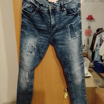 Zenske traperice. Broj 40 . JANINA.