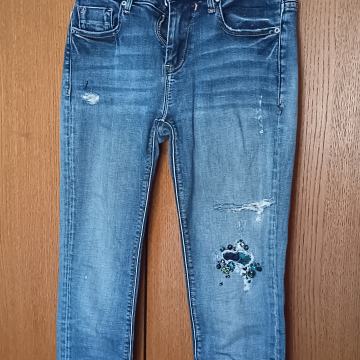 ženske traperice vel  26  sniženo