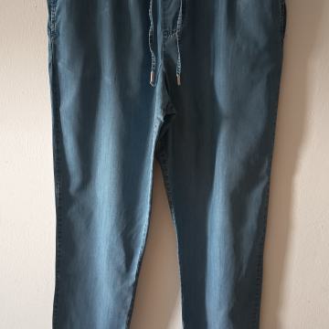 ženske traperice vel 44