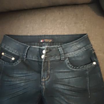 Ženske traperice veliči 38