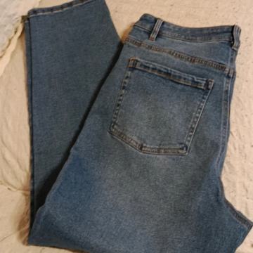 Ženske traperice veličina 44