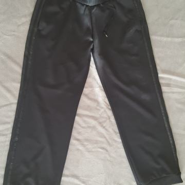 Adidas trenirka br 40