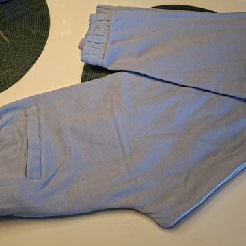 PLAVI DONJI DIO TRENIRKE VEL. 40 - NOVO