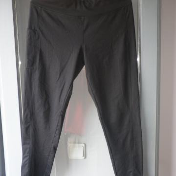 LAGANA ŽENSKA TRENIRKA / HLAČE 40 M - L