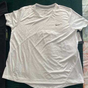 NIKE dri-fit majica, novo s etiketom