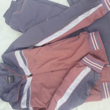 NIKE TRENIRKA vel. djeciji L zenski S