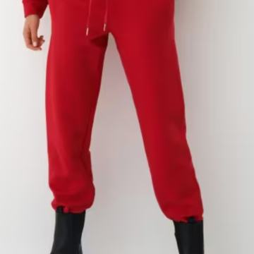 CRVENI PLIŠANI DONJI DIO TRENIRKE vel.S ,M , L  - NOVO