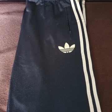 "Original Adidas ženske hlače"