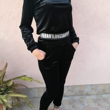 prekrasna ženska trenirka*novo