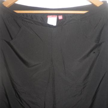 PUMA - LAGANA ŽENSKA TRENIRKA DONJI DIO 42 / 44 L