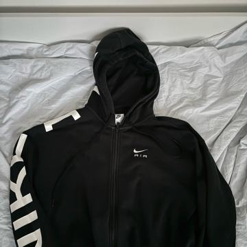 Ženske nike trenirke