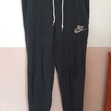 Ženski donji dio trenirke Nike