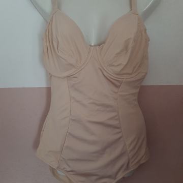 Novi ženski stezni body