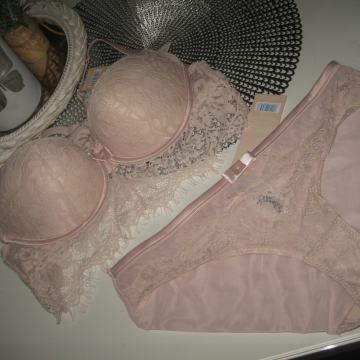 KOMPLET GAĆICE VEL. M + GRUDNJAK 80 B - NOVO