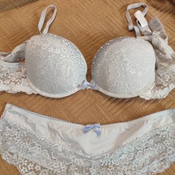 Odjeća - komplet grudnjak i gaće