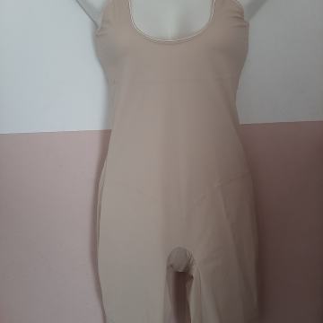 Novi stezni kombinezon