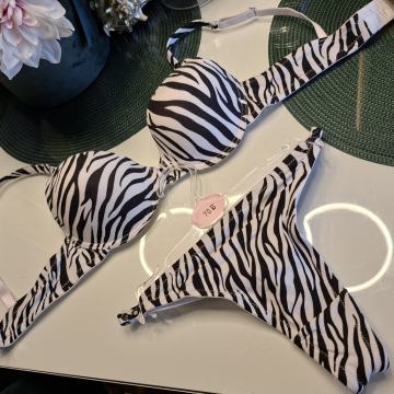 ZEBRASTI CRNO BIJELI KOMPLET GRUDNJAK 70 B I GAĆICE