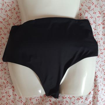 Novi donji dio kupaćeg kostima Tezenis