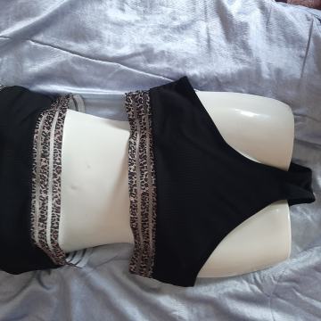 Novi dvodjelni kupaći kostim