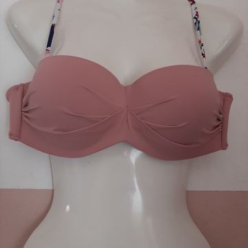 Novi gornji dio kupaćeg kostima