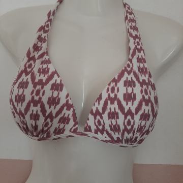 Novi gornji dio kupaćeg kostima