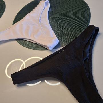 SINSAY KUPAĆE GAĆICE CRNE I BIJELE VEL.M  NOVO