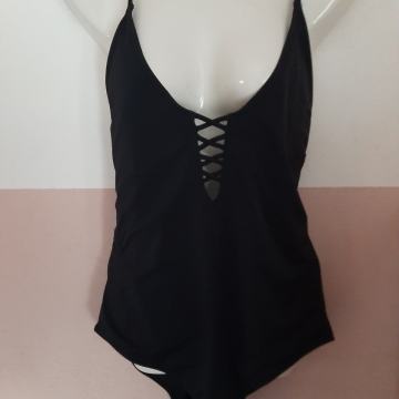 Novi jednodjelni kupaći kostim Hop Lun