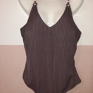 Novi jednodjelni kupaći kostim