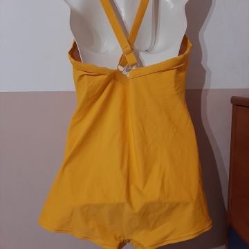 Novi jednodjelni kupaći kostim