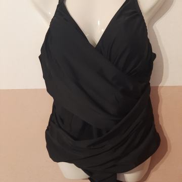 Novi jednodjelni kupaći kostim