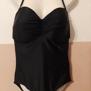 Novi jednodjelni kupaći kostim