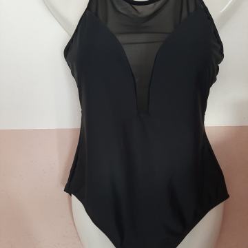 Novi jednodjelni kupaći kostim