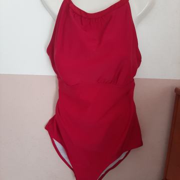 Novi jednodjelni kupaći kostim