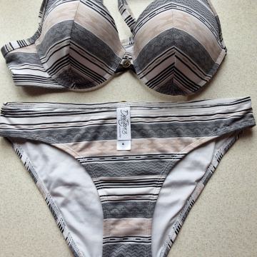 Novi kupaći 80B, Doutzen's